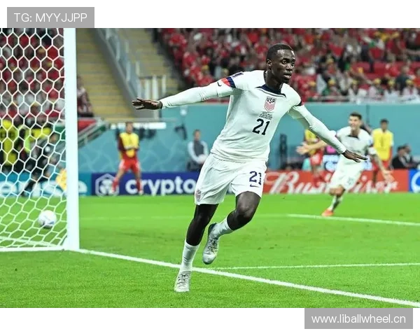 贝林厄姆前插与禁区得分能力解析：中场进攻模式如何形成