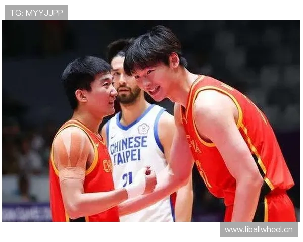 孙铭徽训练完直接拎两袋蛋白粉回家，这胃是铁打的？