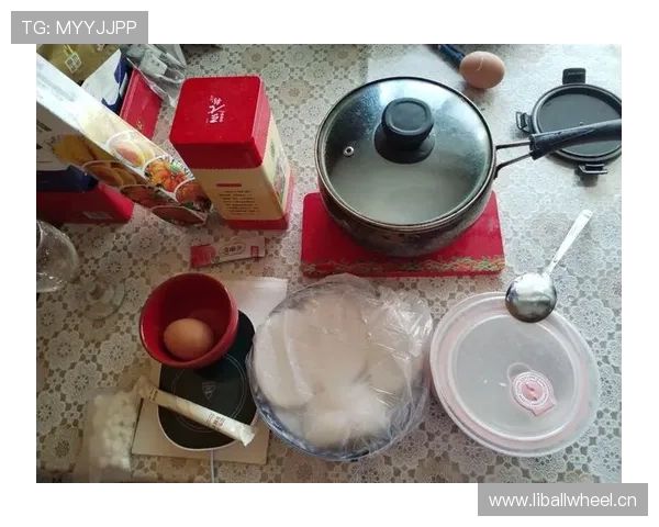 张玉宁家冰箱里塞满蛋白粉，连饮料都是无糖的