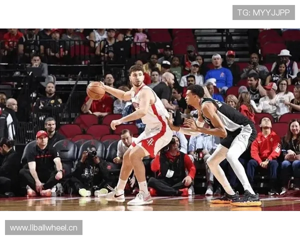 拉塞尔篮下防守主导比赛，关键篮板数显著压制对手内线